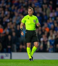 Kovacs a fost salvat de VAR!  Două situații dificile  pentru arbitrul român la Rangers - Bilbao » Cartonaș roșu în minutul 13