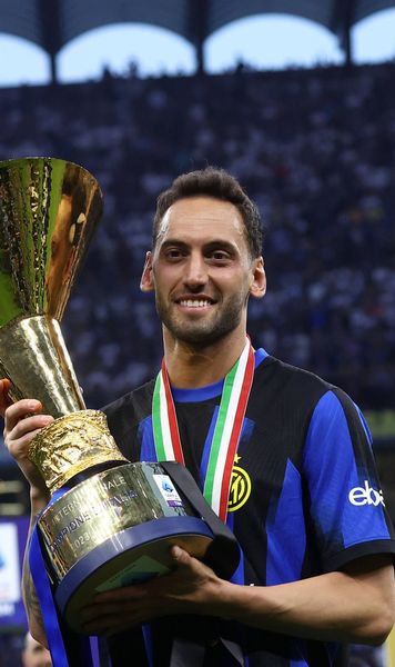 Calhanoglu „Sufletul” celor două stele ale lui Inter: de la trădătorul renegat de Zlatan la cel mai bun regista din lume