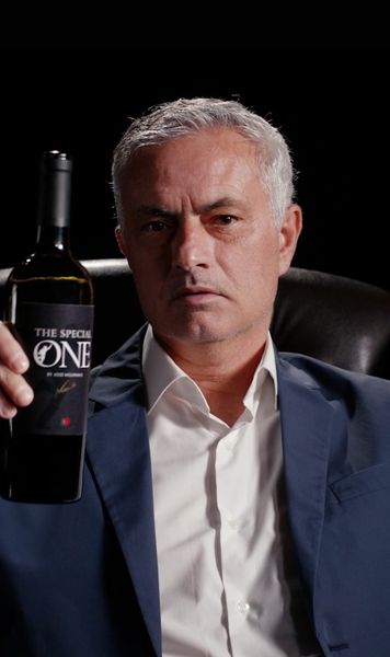 Vinul specialului VIDEO: Jose Mourinho , antrenor și antreprenor. Portughezul și-a lansat propria marcă de vin