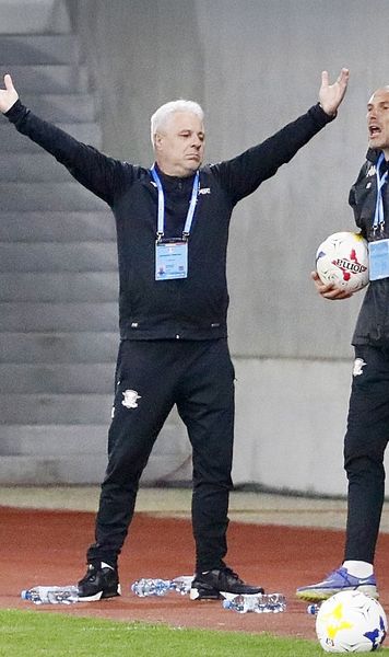 Ce debandadă la Rapid! Detalii incredibile din interior: giuleștenii și-au făcut programul în funcție de ziua lui Șumudică și de înmormântarea lui Boupendza