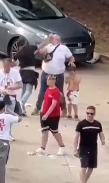 Scene șocante în Italia VIDEO: Bărbat lovit cu bestialitate în fața băiețelului său, la meciul românilor din Serie B + Un fan, ucis la Bergamo
