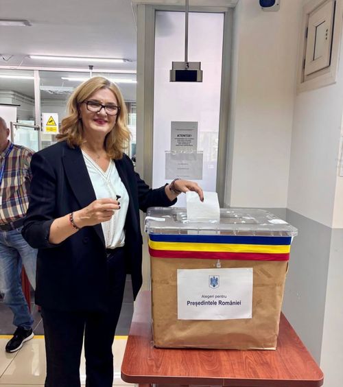 Elisabeta Lipă, la vot  Mesajul fostei mari canotoare: „Am votat pentru o Românie care   refuză să se întoarcă în trecut”