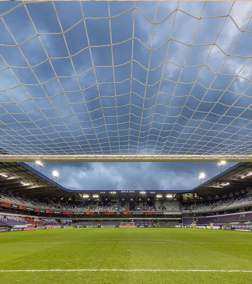 S-au implicat serviciile secrete!  Agenții au pus   microfoane pe arena lui Anderlecht  într-o anchetă anticorupție legată de Parlamentul European