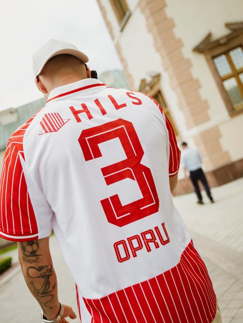 Tricouri-capcană    Cum a fost ales noul model de echipament al lui   Dinamo : „Am vrut să le facem viața grea adversarilor”