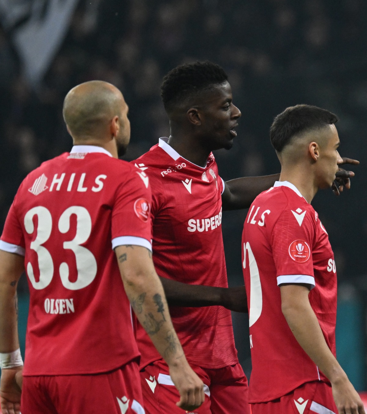 „Strigător la cer!”     Dinamoviștii se revoltă  după programarea derby-ului cu Rapid: „Al patrulea meci la rând luni seara!”