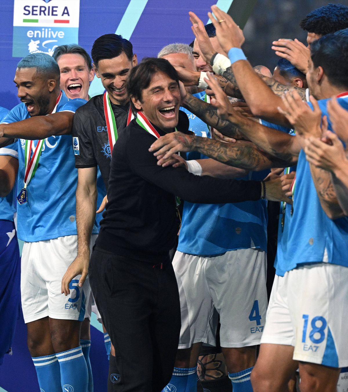 Napoli, secretele campioanei  Analiză GOLAZO.ro. Cum s-a transformat echipa. Șocul de la start. Axul esențial.   Și marea întrebare: rămâne Conte?
